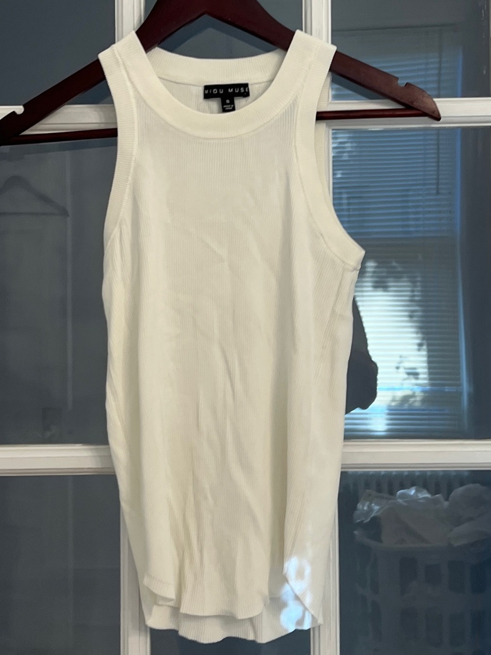 MIOU MUSE Women's White Ribbed Crewneck Tank Top Size S